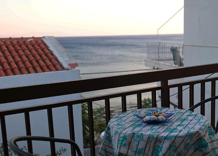 Beautiful Apartment In Plomari